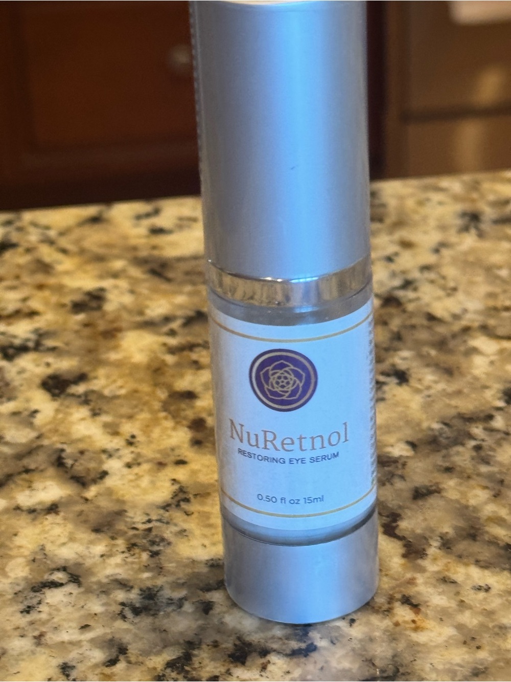 Restoring Eye Serum